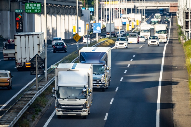 トラックを運転するときの基本とは？注意点も解説！